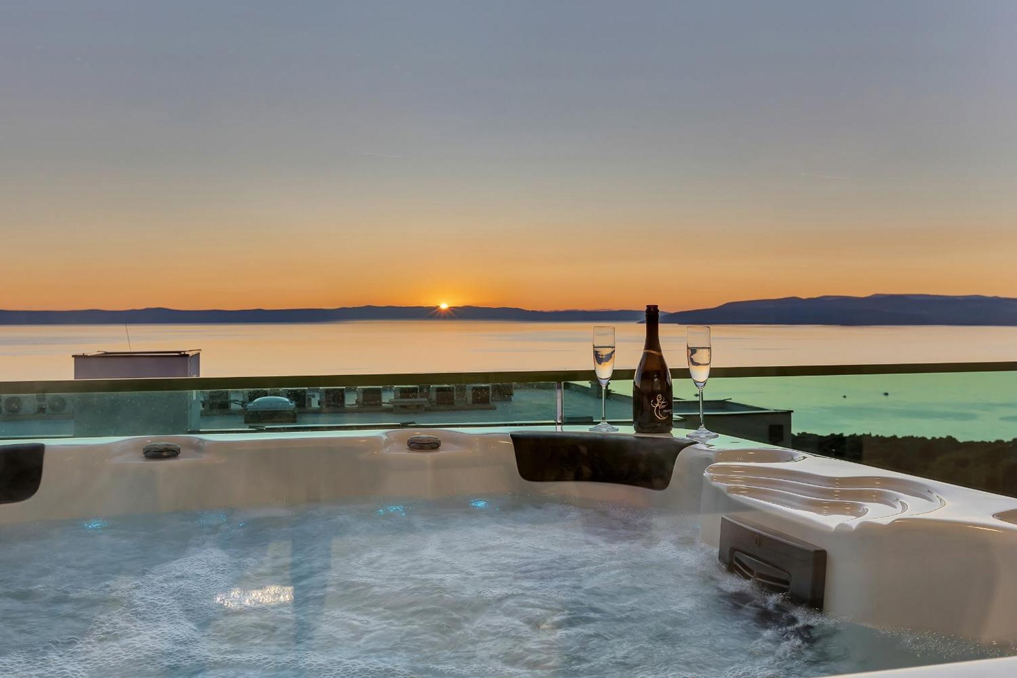 Exclusive Penthouse Big Blue With Private Jacuzzi Lägenhet Makarska Exteriör bild