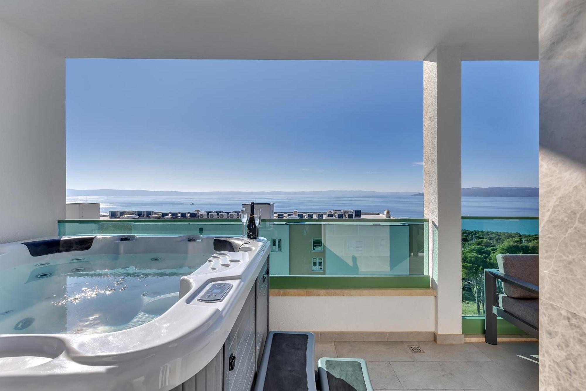 Exclusive Penthouse Big Blue With Private Jacuzzi Lägenhet Makarska Exteriör bild