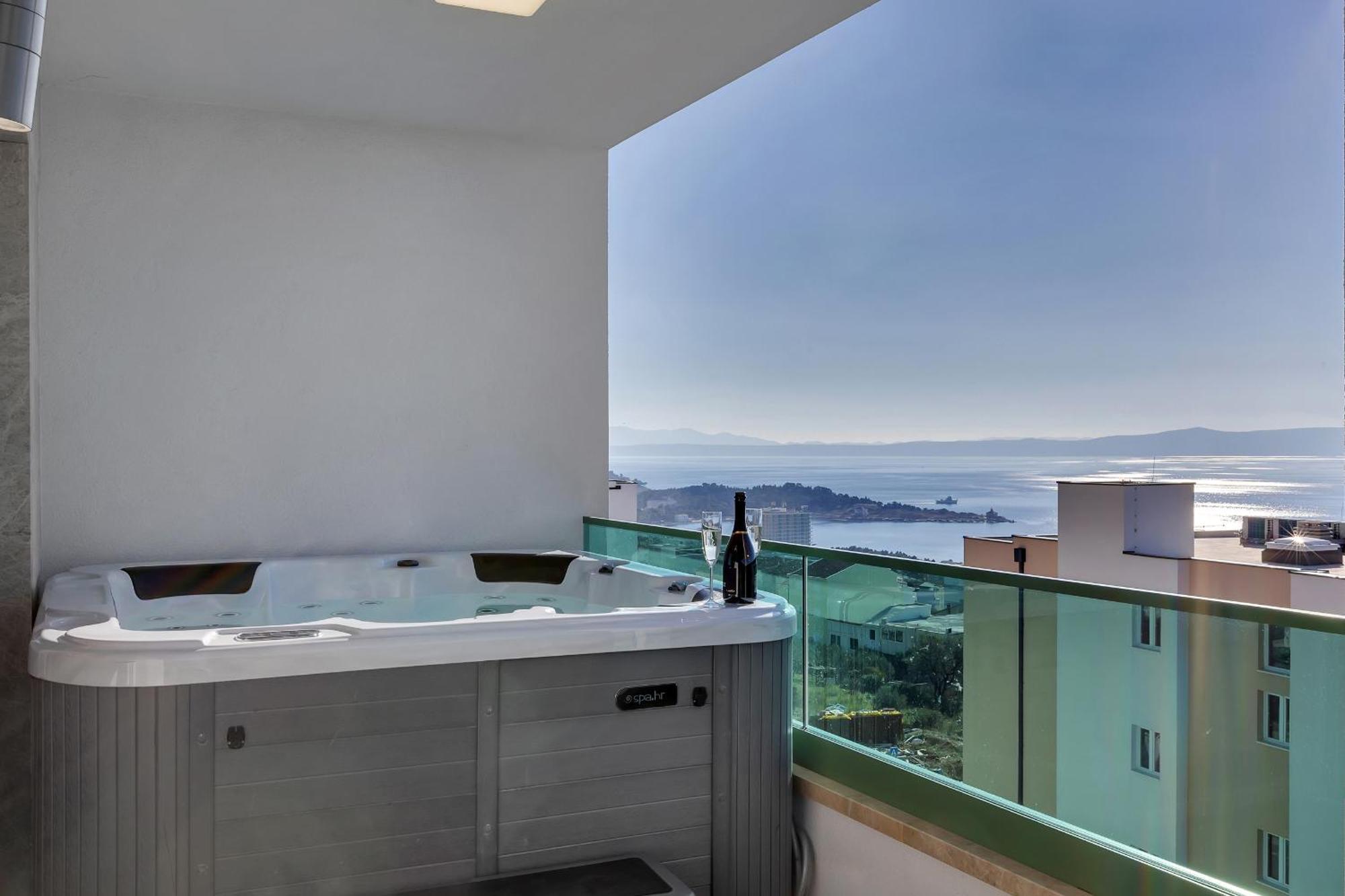 Exclusive Penthouse Big Blue With Private Jacuzzi Lägenhet Makarska Exteriör bild