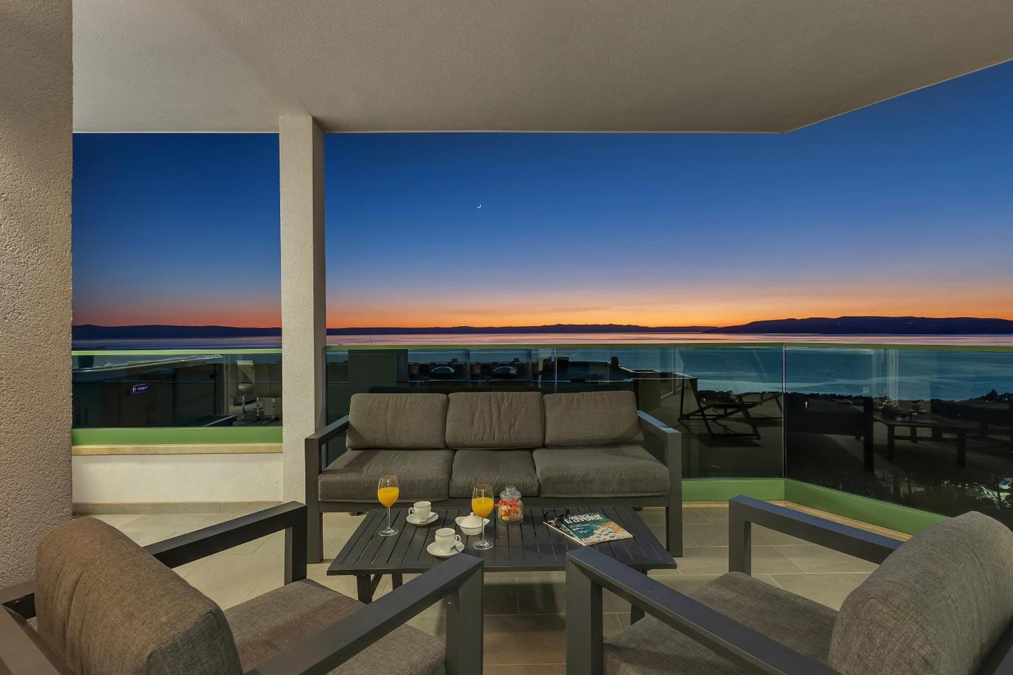 Exclusive Penthouse Big Blue With Private Jacuzzi Lägenhet Makarska Exteriör bild