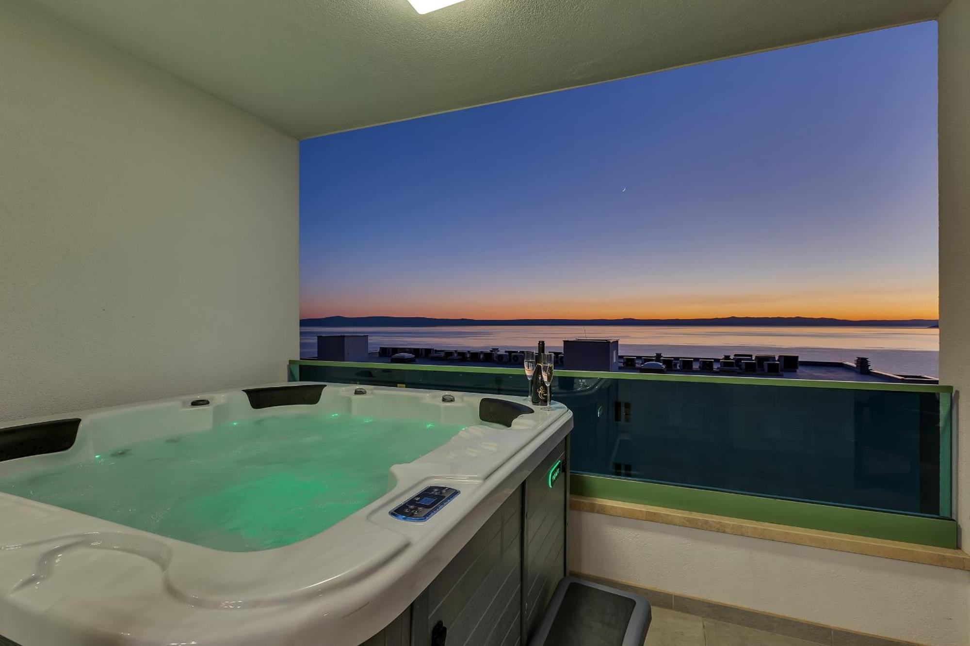Exclusive Penthouse Big Blue With Private Jacuzzi Lägenhet Makarska Exteriör bild
