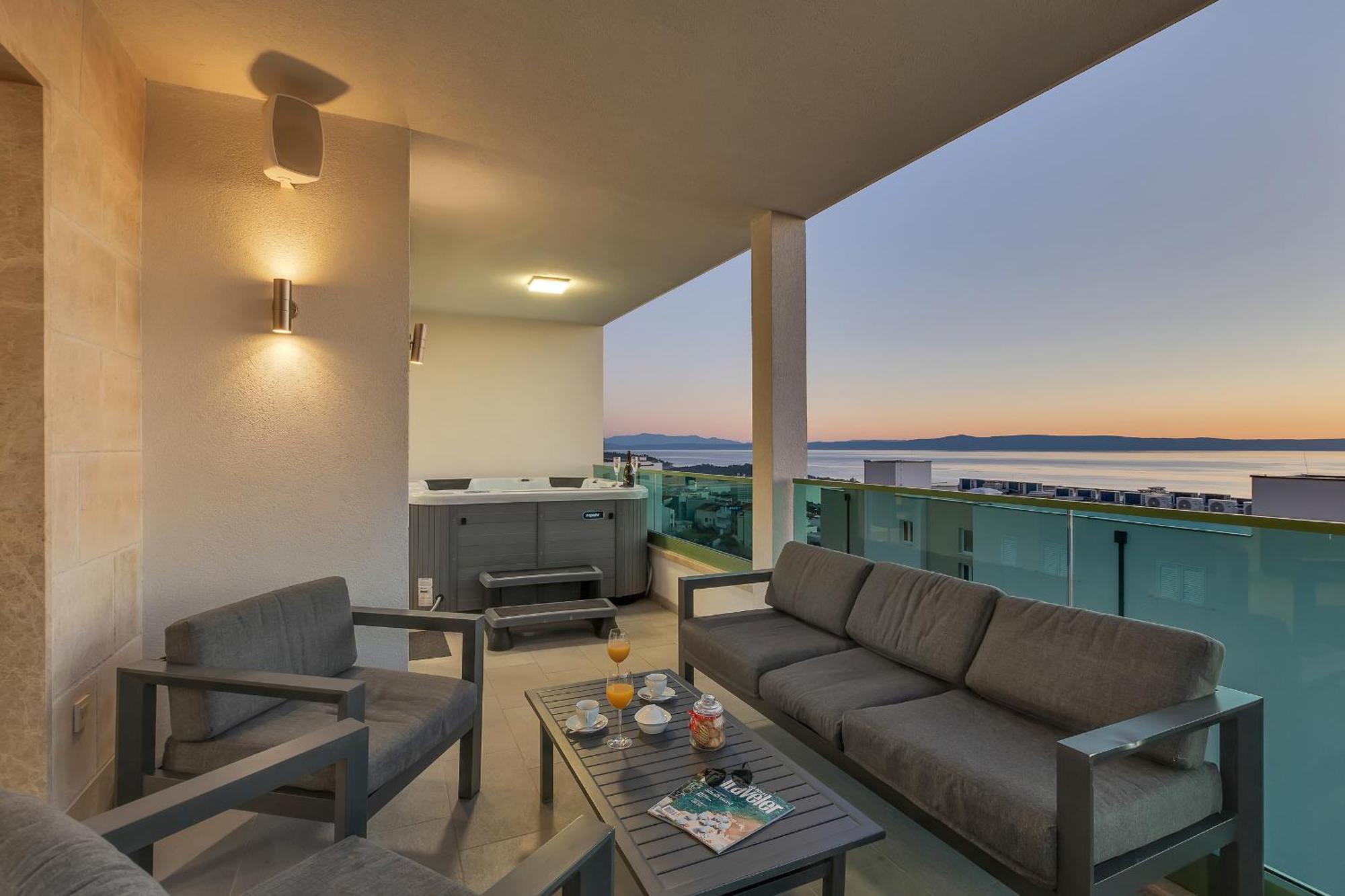 Exclusive Penthouse Big Blue With Private Jacuzzi Lägenhet Makarska Exteriör bild