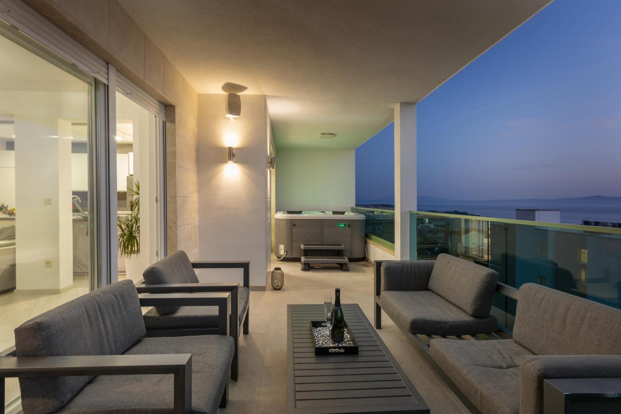 Exclusive Penthouse Big Blue With Private Jacuzzi Lägenhet Makarska Exteriör bild