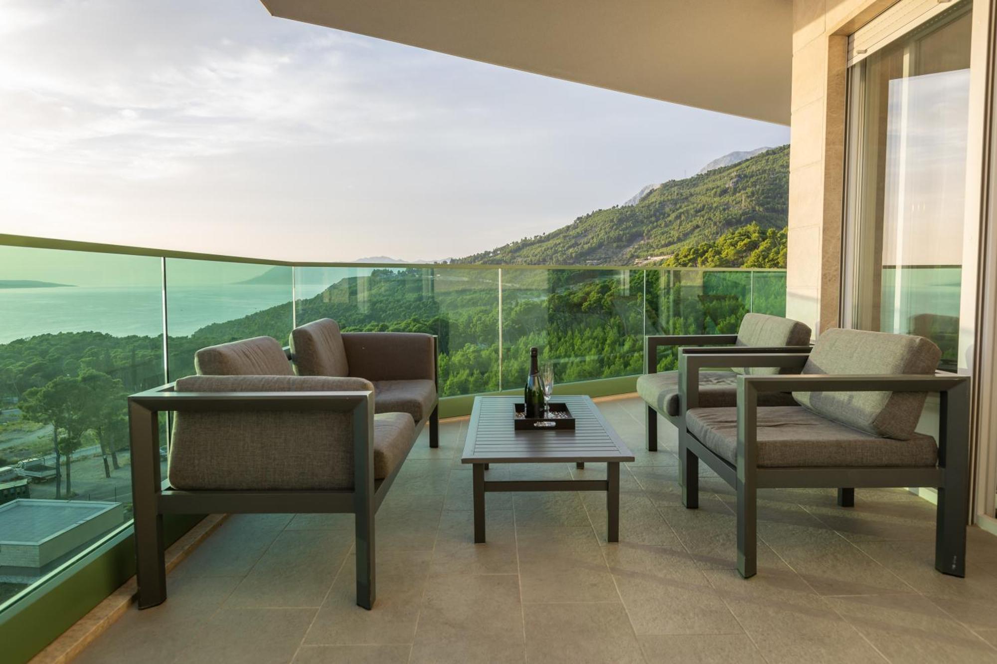 Exclusive Penthouse Big Blue With Private Jacuzzi Lägenhet Makarska Exteriör bild